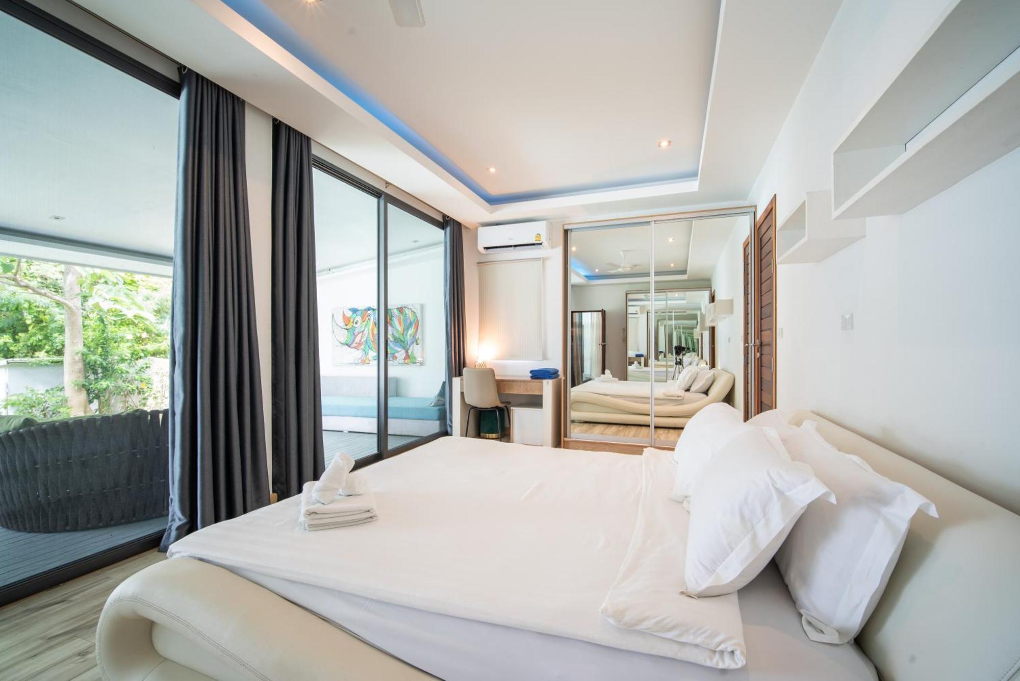 Mona Seaview Pool Front Aoyon *